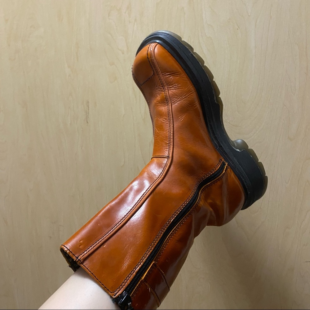 Get the LOOKS with these Dr.Martens boots
Brown, shiny, moto vibes. AW500